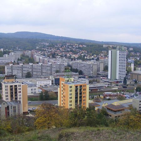Goldapartman Salgótarján Buitenkant foto