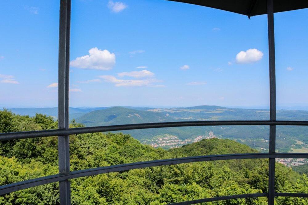 Goldapartman Salgótarján Buitenkant foto