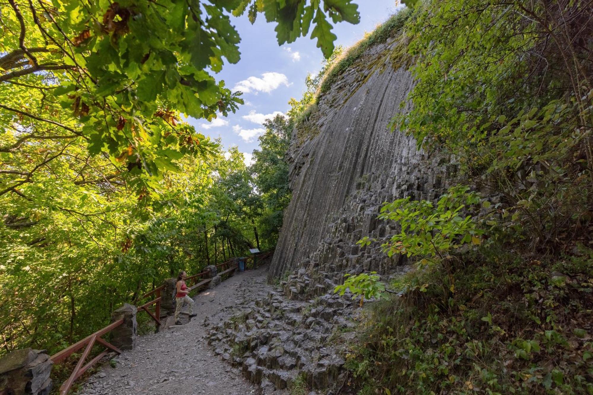 Goldapartman Salgótarján Buitenkant foto